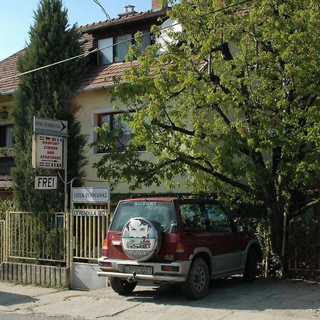 Erika Vendeghaz Hotell Szentendre Exteriör bild
