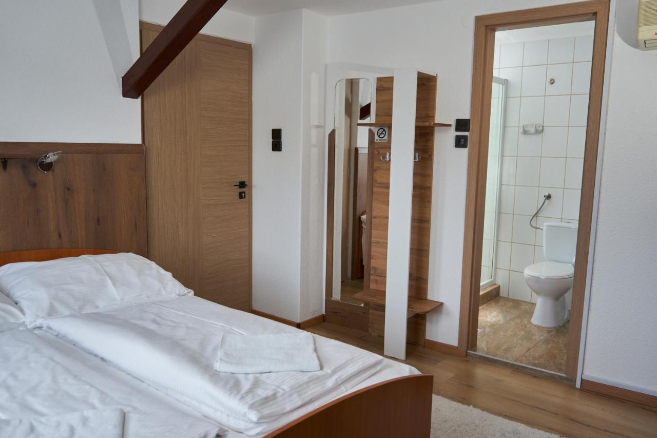 Erika Vendeghaz Hotell Szentendre Exteriör bild